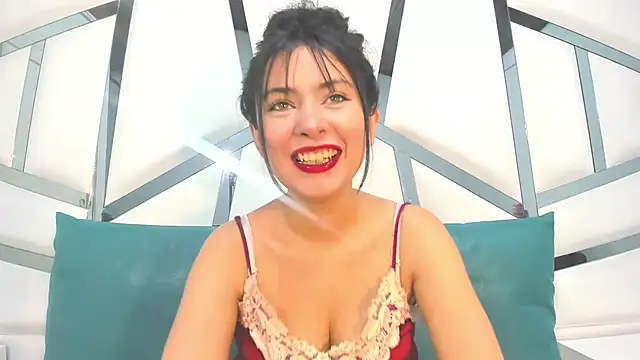 chrisstin foxx online show from February 18, 2026, 4:10 am