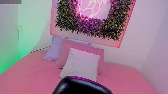 Itzel Geneva online show from February 12, 2026, 11:54 am