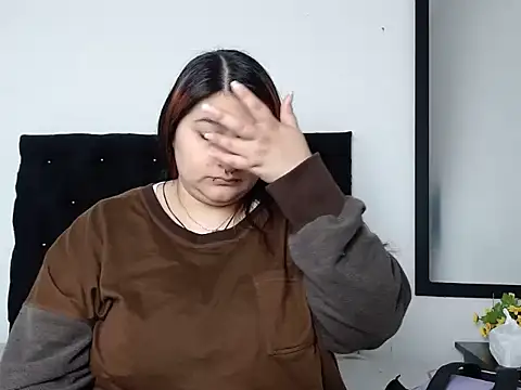 Snapshot of LauraHorny69 chatting on February 28, 2026, 1:00 pm LauraHorny69 online show from February 28, 2026, 1:00 pm