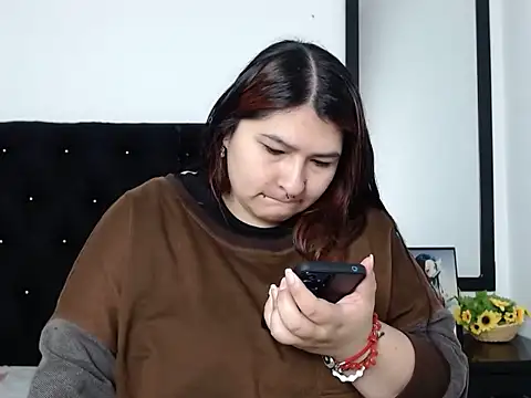 Snapshot of LauraHorny69 chatting on February 10, 2026, 12:59 pm LauraHorny69 online show from February 10, 2026, 12:59 pm