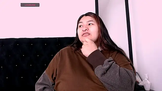 Snapshot of LauraHorny69 chatting on February 15, 2026, 1:21 pm LauraHorny69 online show from February 15, 2026, 1:21 pm