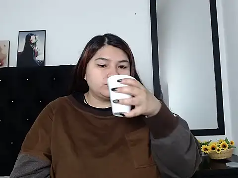 LauraHorny69 online show from March 4, 2026, 1:19 pm