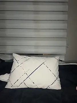 Snapshot of EvaLina111 chatting on February 14, 2026, 5:24 pm EvaLina111 online show from February 14, 2026, 5:24 pm