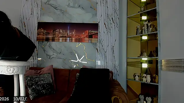 Swan Duchess online show from February 10, 2026, 1:43 pm