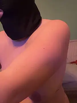 cochonnesoumise59 online show from February 27, 2026, 9:36 pm