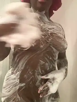 Snapshot of icelyne_2001 chatting on February 24, 2026, 5:08 am icelyne 2001 online show from February 24, 2026, 5:08 am