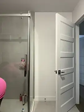 Snapshot of icelyne_2001 chatting on February 14, 2026, 8:42 pm icelyne 2001 online show from February 14, 2026, 8:42 pm