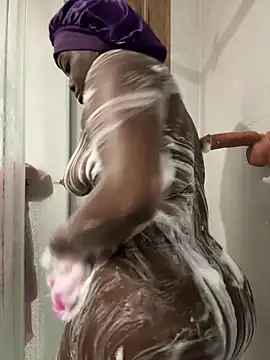 icelyne 2001 online show from April 11, 2026, 12:07 am