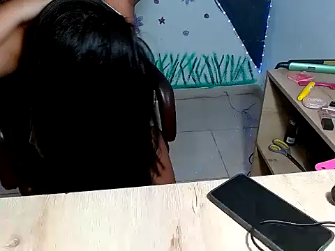 Im May  online show from February 5, 2026, 4:25 pm