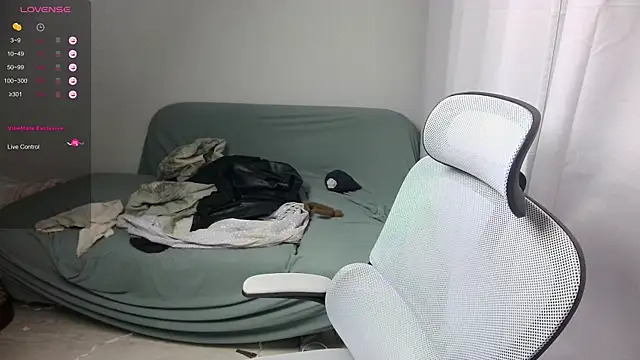 Snapshot of LeonBoykisser chatting on February 26, 2026, 8:36 am LeonBoykisser online show from February 26, 2026, 8:36 am