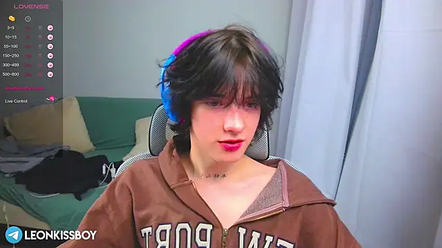 LeonBoykisser online show from March 26, 2026, 10:02 am