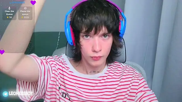 LeonBoykisser online show from July 9, 2026, 10:04 am