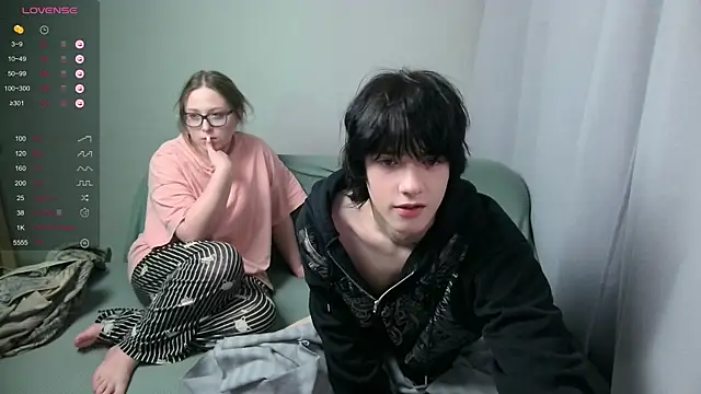 Snapshot of LeonBoykisser chatting on February 21, 2026, 4:58 am LeonBoykisser online show from February 21, 2026, 4:58 am