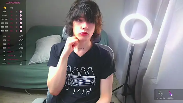 LeonBoykisser online show from March 10, 2026, 1:26 pm