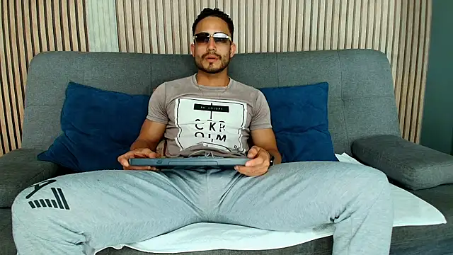 Snapshot of Vans_Ross chatting on February 4, 2026, 7:20 pm Vans Ross online show from February 4, 2026, 7:20 pm