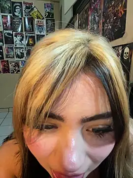 pinkybombon online show from February 9, 2026, 9:57 pm