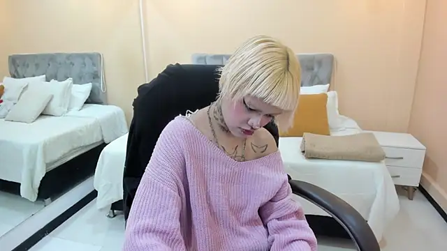 Bela Craxkerr online show from April 5, 2026, 12:34 pm