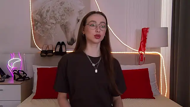 Emily Simon online show from March 19, 2026, 4:23 am