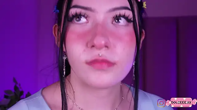 Snapshot of Dolcexx_ chatting on February 6, 2026, 9:33 pm Dolcexx online show from February 6, 2026, 9:33 pm