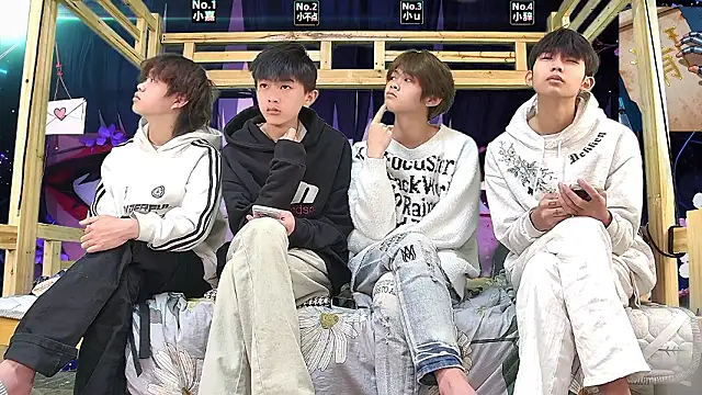 xiaohuangren01 online show from March 13, 2026, 5:56 am