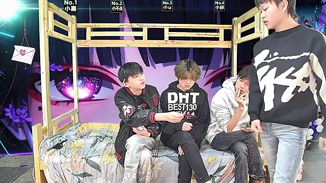 xiaohuangren01 online show from March 28, 2026, 1:28 am