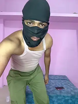 Forest Queen online show from April 30, 2026, 7:04 am