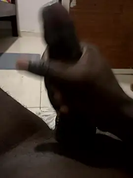 Bersti04 online show from January 15, 2026, 7:12 am