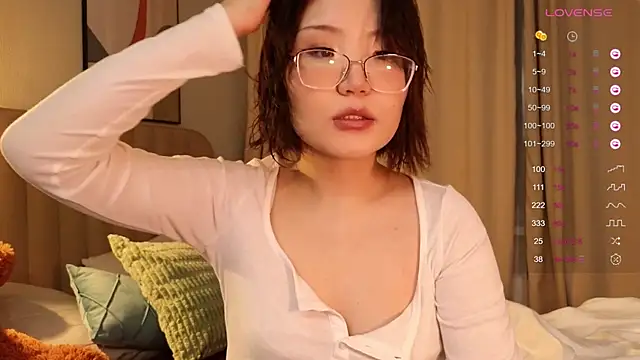 nullgirl online show from March 1, 2026, 2:11 am