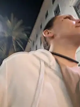 LadySn0w26 online show from April 6, 2026, 5:30 am