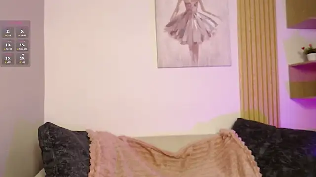 chloe peach  online show from April 14, 2026, 12:54 pm