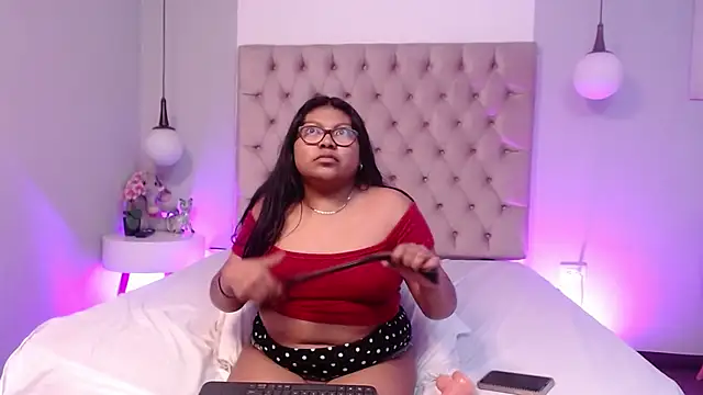 Kiri Black  online show from February 3, 2026, 6:22 am