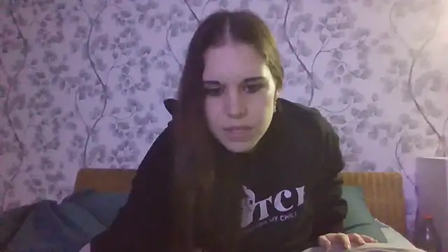 Snapshot of NyraLuna chatting on February 1, 2026, 9:24 pm NyraLuna online show from February 1, 2026, 9:24 pm