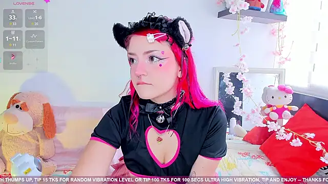 Snapshot of Tiny__Emmy_ chatting on July 20, 2026, 4:31 pm Tiny Emmy online show from July 20, 2026, 4:31 pm