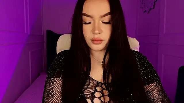 tinafox  online show from March 16, 2026, 8:07 am