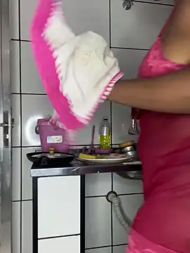 Snapshot of CacauShow01 chatting on February 24, 2026, 5:14 pm CacauShow01 online show from February 24, 2026, 5:14 pm