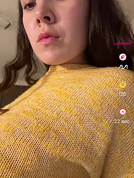 Snapshot of Raven__5 chatting on May 14, 2026, 3:58 am Raven 5 online show from May 14, 2026, 3:58 am