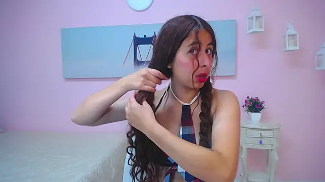 scarlett clyde online show from April 11, 2026, 12:31 pm