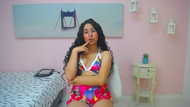 Snapshot of scarlett_clyde chatting on February 3, 2026, 12:32 pm scarlett clyde online show from February 3, 2026, 12:32 pm