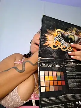 curly girl 31 online show from February 13, 2026, 6:52 pm