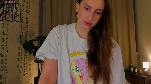 Celine Coello online show from April 15, 2026, 4:07 am