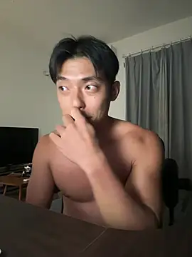Snapshot of Yooo17 chatting on July 4, 2026, 3:49 pm Yooo17 online show from July 4, 2026, 3:49 pm