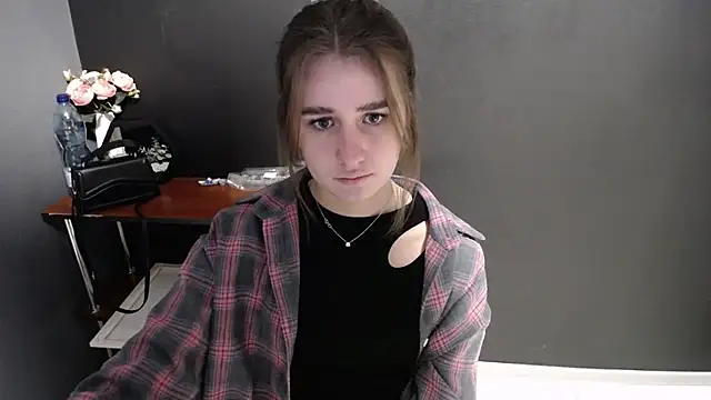 Sunny siren online show from February 25, 2026, 2:17 pm