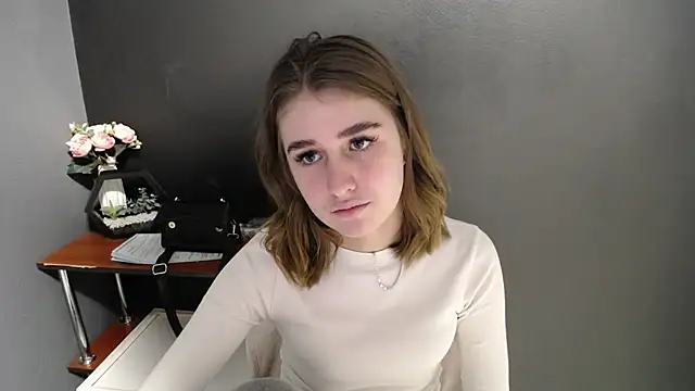 Sunny siren online show from February 17, 2026, 2:03 pm