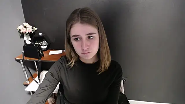 Sunny siren online show from March 11, 2026, 2:11 pm