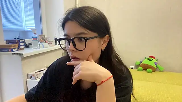 Snapshot of SaintMari chatting on June 21, 2026, 2:34 pm SaintMari online show from June 21, 2026, 2:34 pm