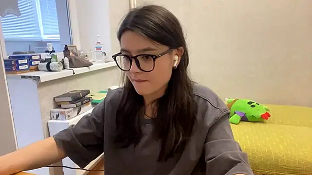 Snapshot of SaintMari chatting on June 29, 2026, 2:17 pm SaintMari online show from June 29, 2026, 2:17 pm