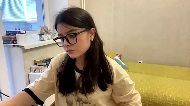 Snapshot of SaintMari chatting on June 26, 2026, 2:12 pm SaintMari online show from June 26, 2026, 2:12 pm