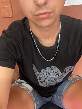 pupihot online show from January 15, 2026, 2:53 pm