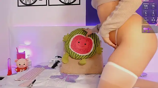 Snapshot of IZzyBellxX_ chatting on February 17, 2026, 7:44 pm IZzyBellxX online show from February 17, 2026, 7:44 pm