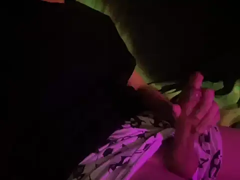 Snapshot of LEO_shy chatting on February 8, 2026, 4:59 pm LEO shy online show from February 8, 2026, 4:59 pm